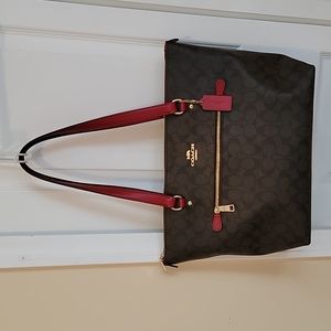 LIKE NEW Coach Tote bag red and brown